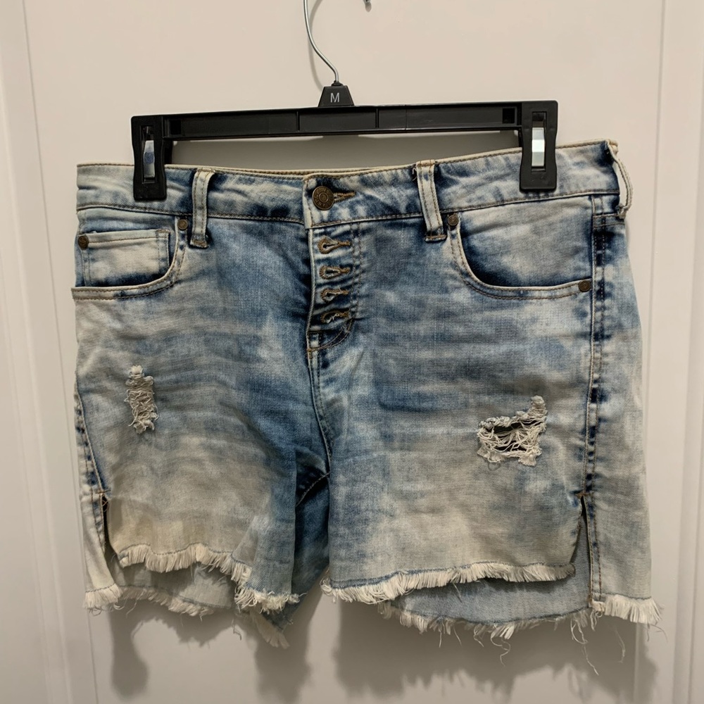 Celebrity Pink jean short
